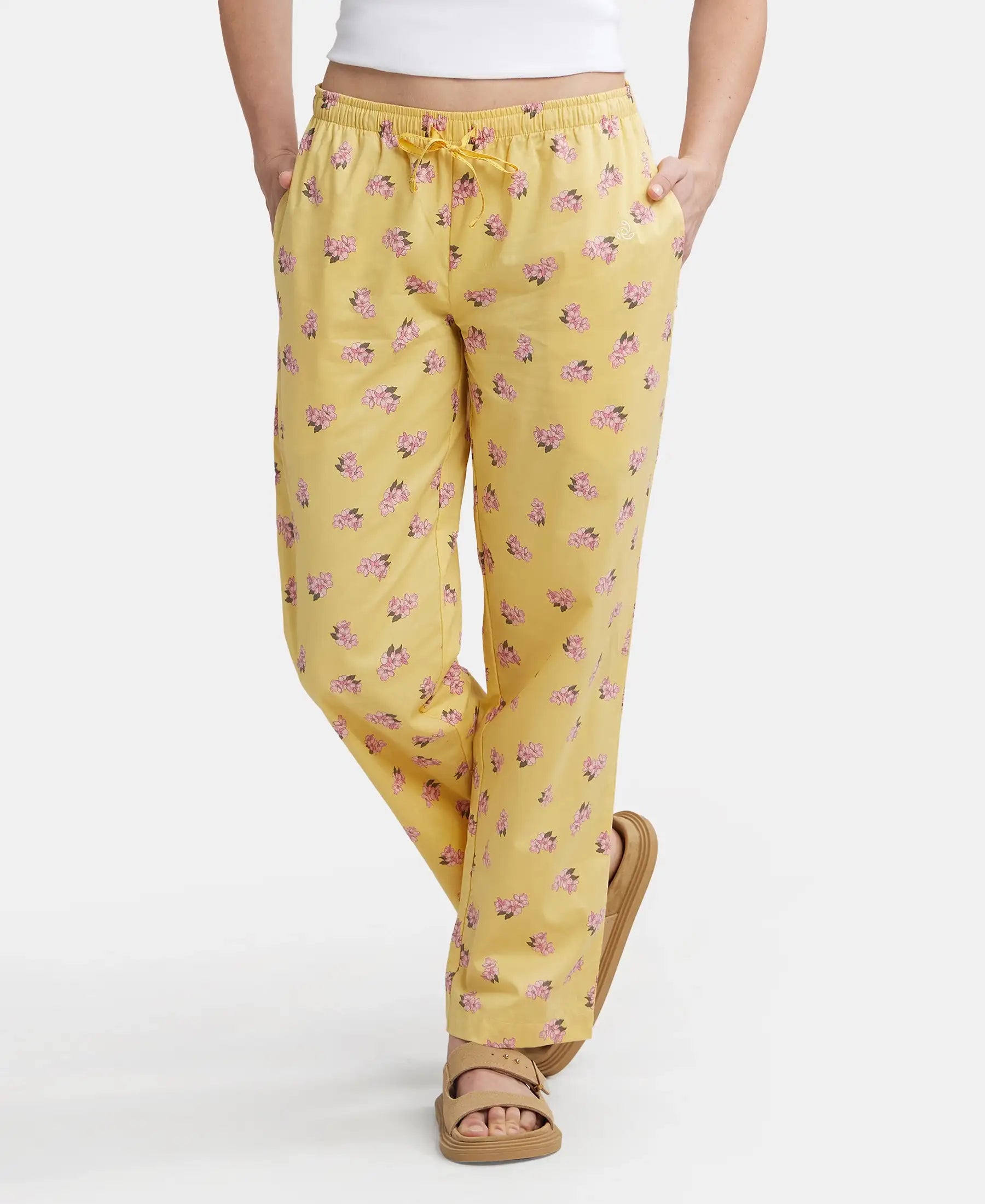 Jockey Women's Super Combed Cotton Relaxed Fit Checkered Pajama – Online  Shopping site in India